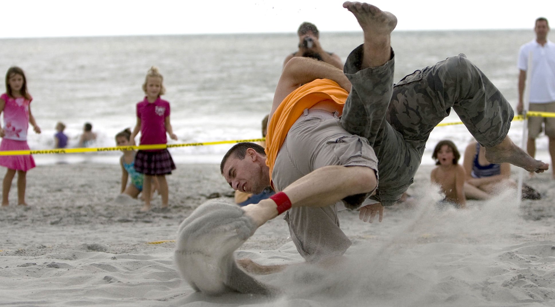 beach wrestling