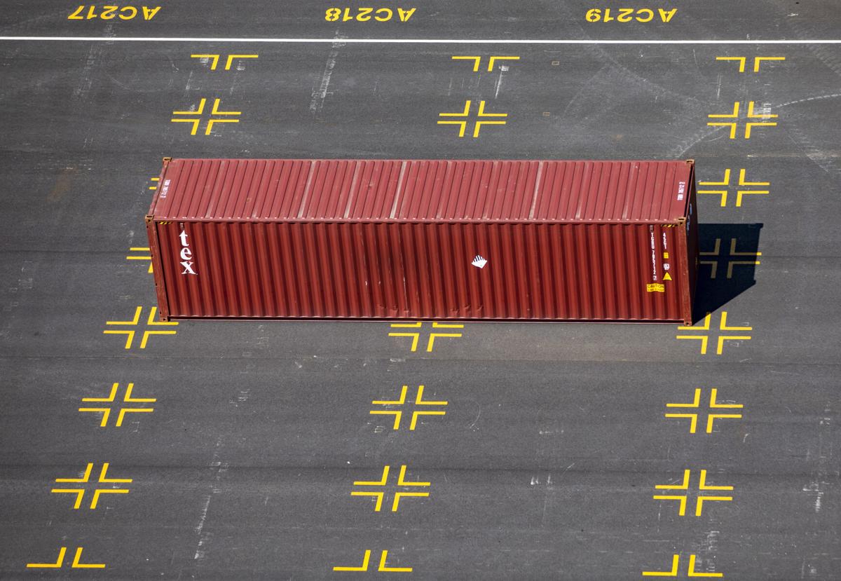 Hugh Leatherman Terminal 21.jpg