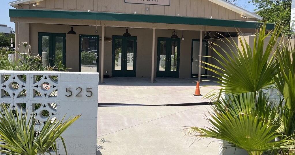 New ‘neighborhood bar and restaurant’ to open soon in downtown Charleston