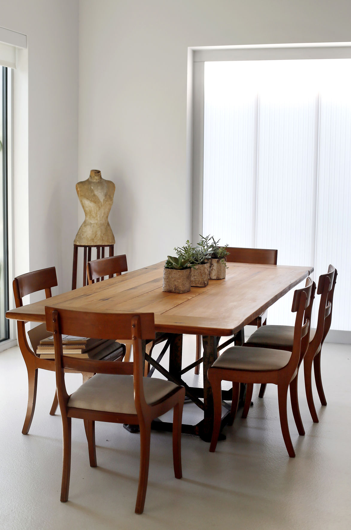 116 Grove innovative table