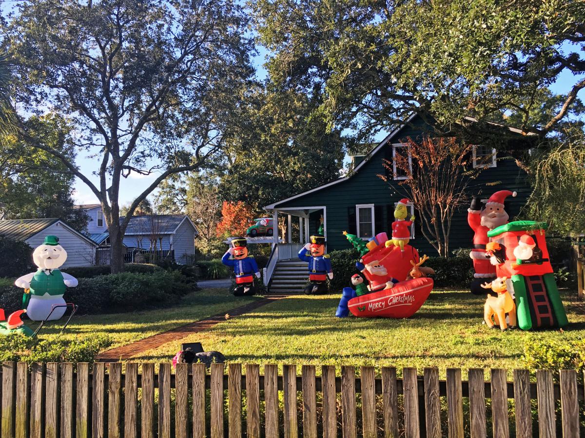 Mount Pleasant S War On Christmas Inflatables Proves Overblown