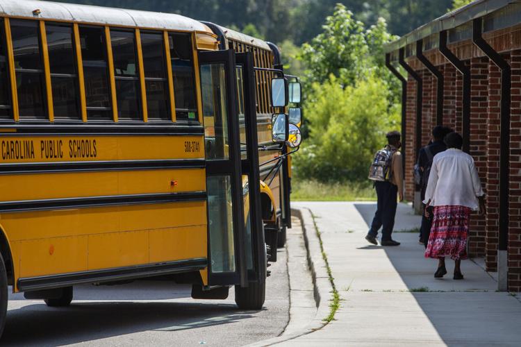 LEDE hamptoncountybuses.jpg (copy)
