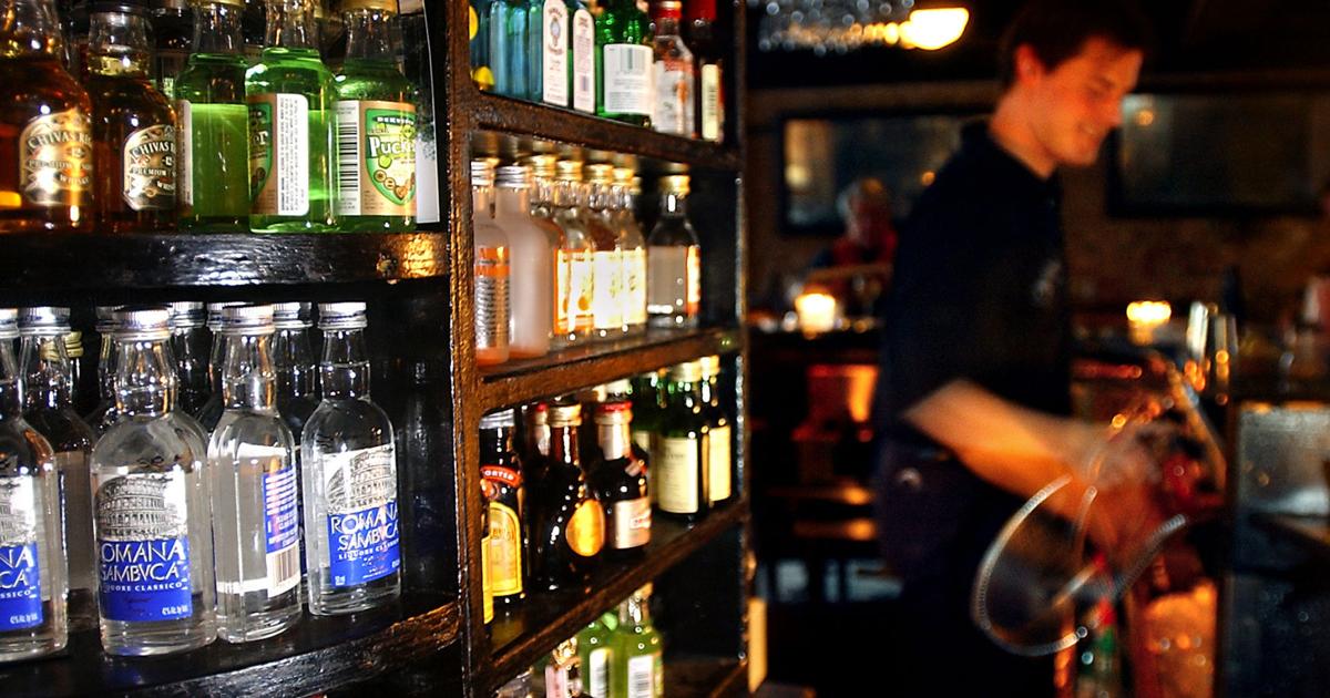‘It opened the floodgates': 20 years ago, the end of SC's mini bottle era made way for cocktail boom