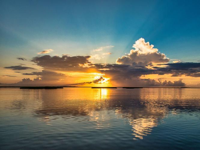 Reader photo pick of the week Daybreak Features