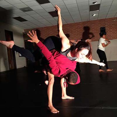 Columbia Dance Improvisation Festival Rallies Dancers Hopes To Break Down Boundaries Arts Entertainment Postandcourier Com Columbia Dance Improvisation Festival Rallies Dancers Hopes To Break Down Boundaries Arts Entertainment Postandcourier Com