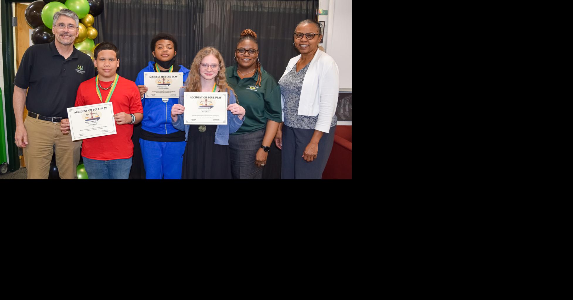 New Ellenton middle schoolers present evidence to close CSI lesson