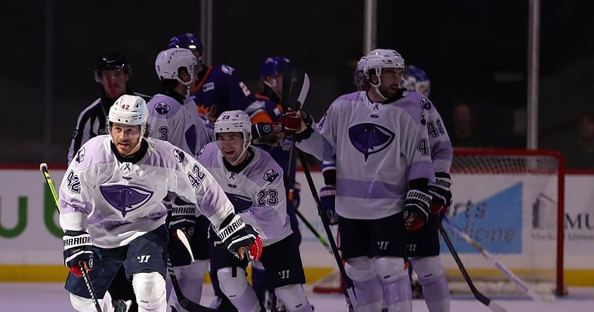 Three unanswered goals propel Stingrays at home