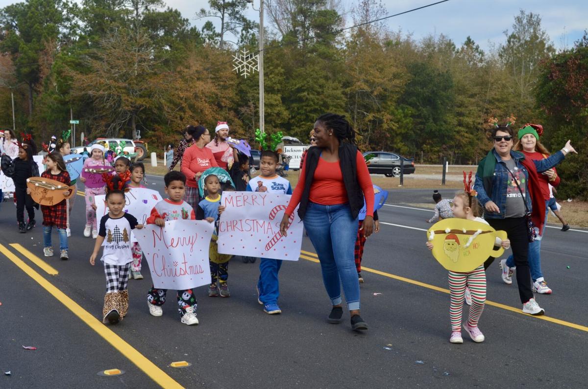 Goose Creek Christmas Parade 2022 New Ellenton Holds Annual Christmas Parade With Candy Galore | Local News |  Postandcourier.com