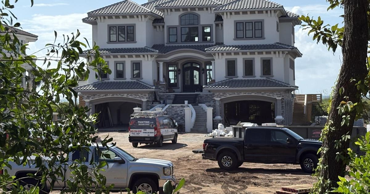 Myrtle Beach homeowner sued over similar house design Myrtle Beach homeowner sued over similar house design