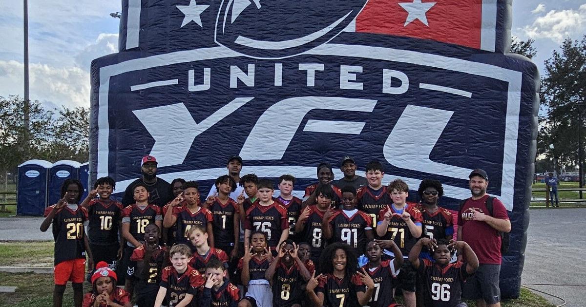 Football Clam Football teams claim national titles