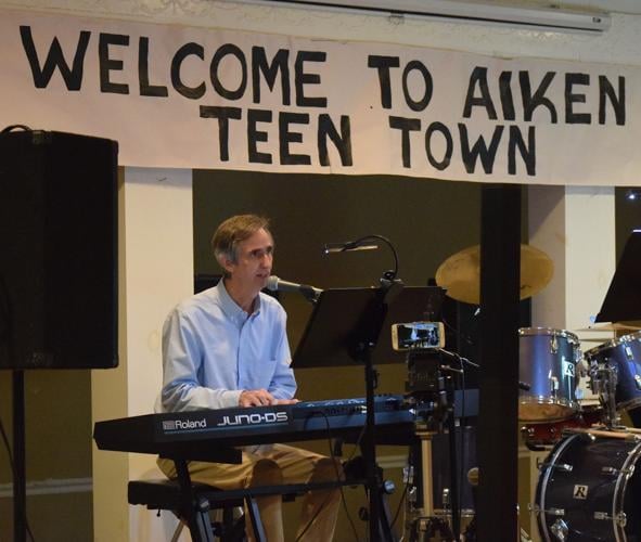 Teen Town reunion: The Intruders go back to the '60s for concert