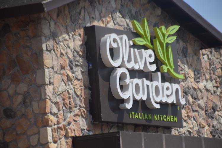 Aiken Olive Garden welcomes nearly 3,000 'friends and family' for soft  opening, Aiken Area Business