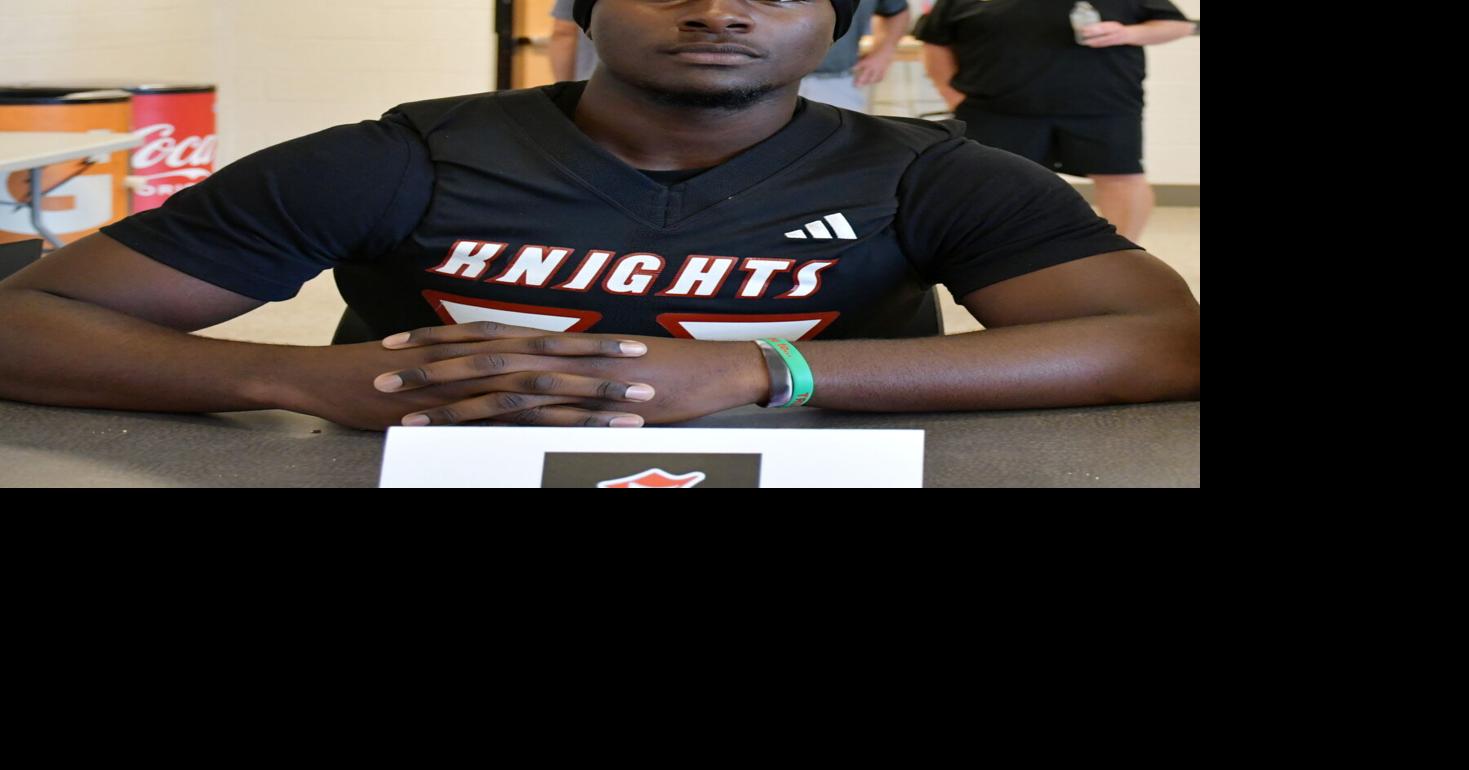 Gridiron Spotlight: Stratford tight end Micha Adams