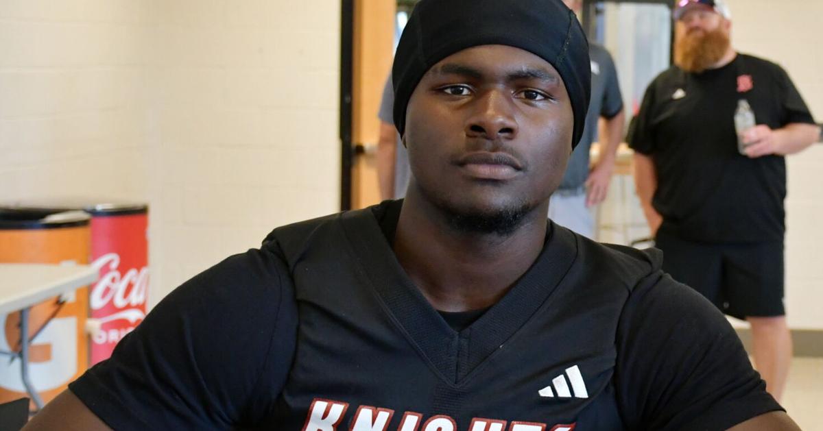 Gridiron Spotlight: Stratford tight end Micha Adams