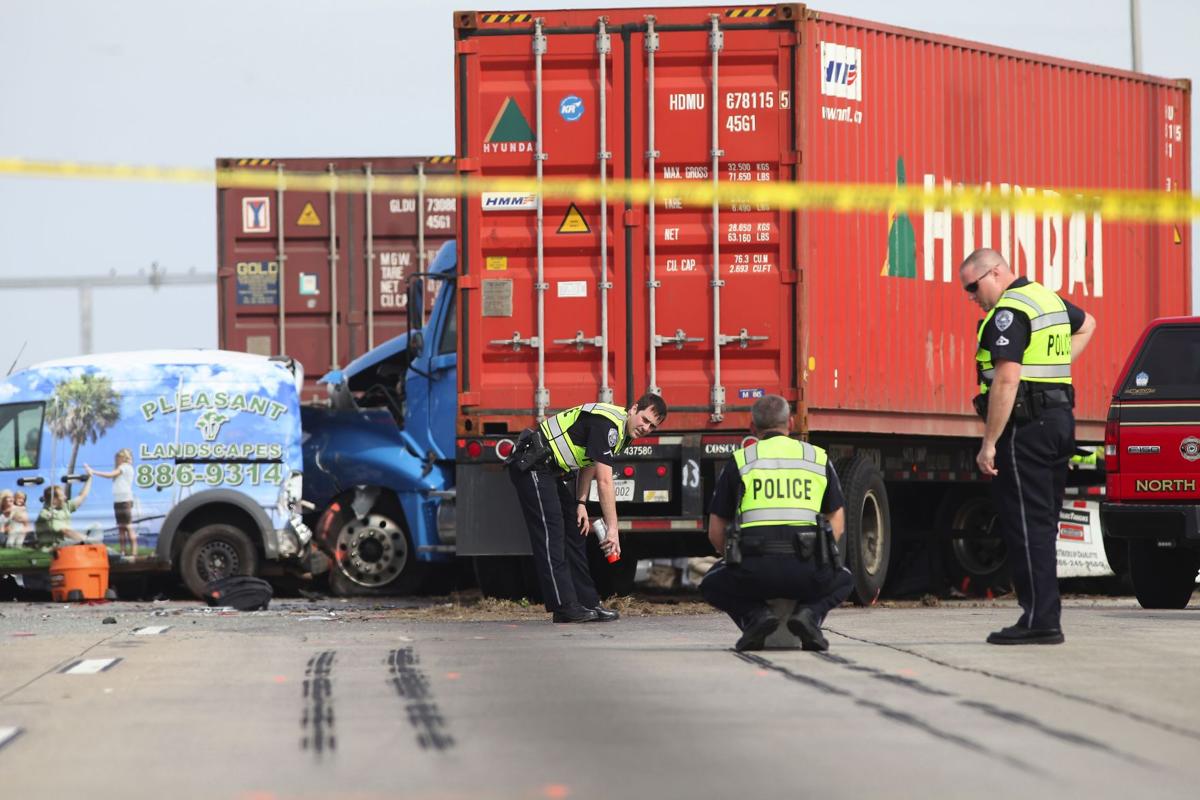 Fatal crash on I-526