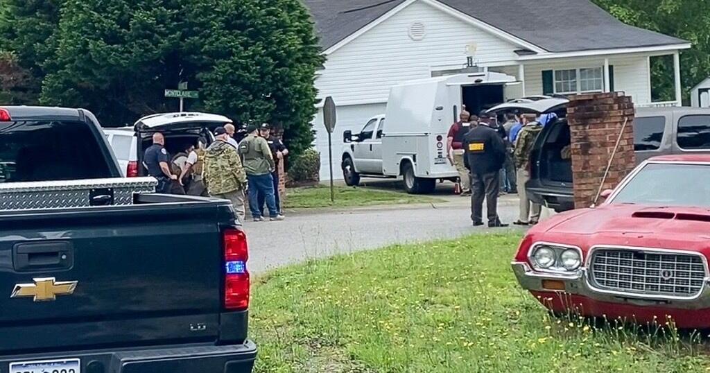Columbia-area man found dead, barricaded in house after hourslong standoff with deputies - Vimarsana News