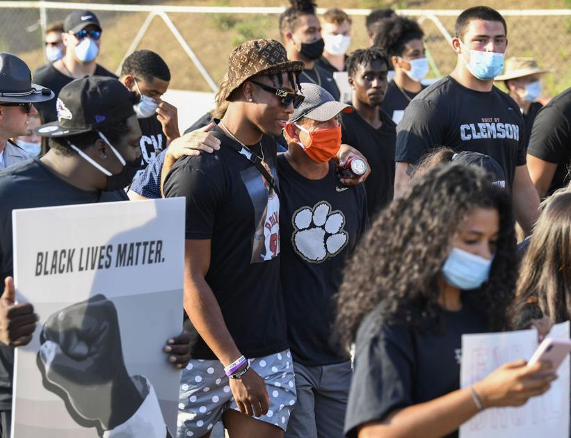 Clemson Football Team Leads March Of 3 000 We Have An