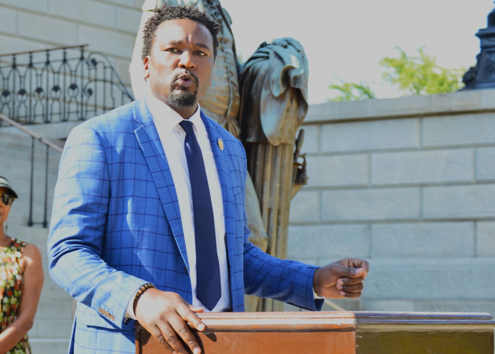 State Rep. Jermaine Johnson to stay in governors race