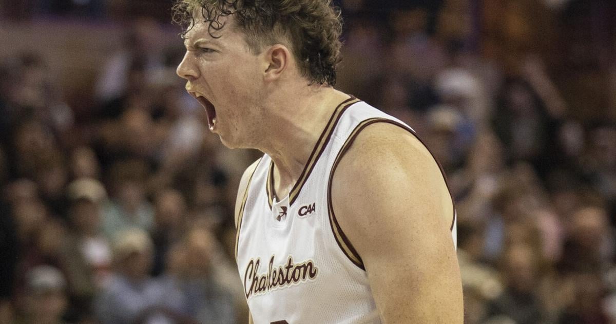 Das College of Charleston wehrt eine späte Aufholjagd ab und baut die ...