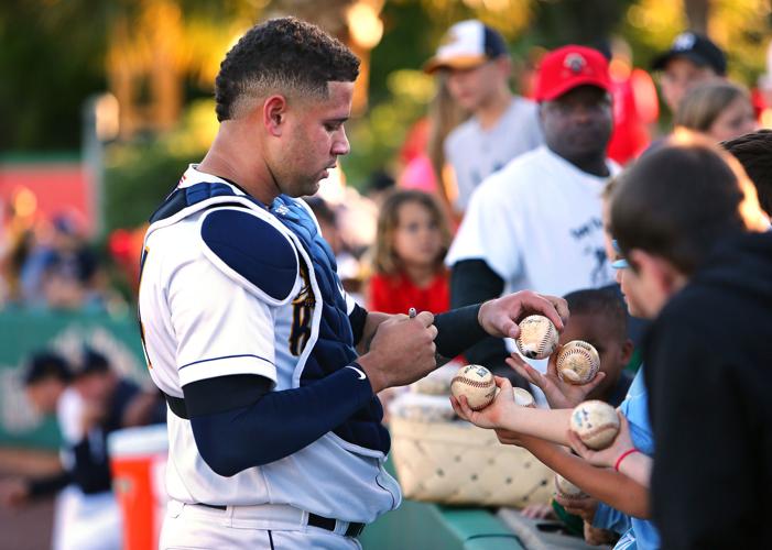 Yankees catcher Gary Sanchez to begin minor league rehab