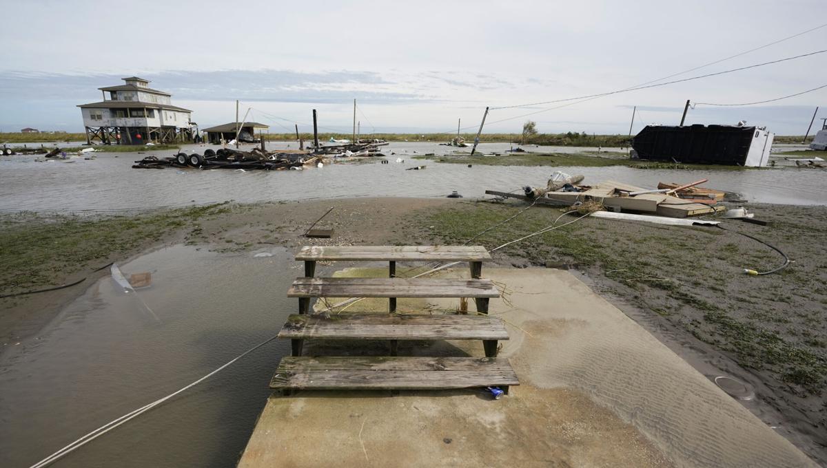 Photos: Hurricane Laura leaves widespread flooding and damage  Photo 