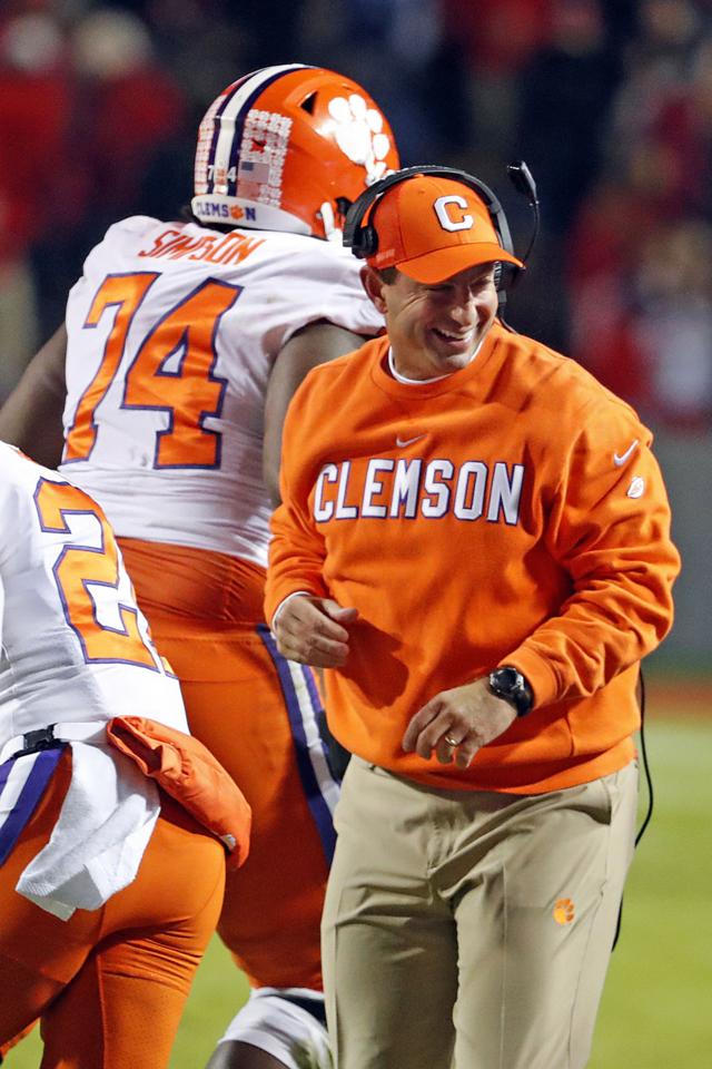 North Charleston's John Simpson scores first touchdown in Clemson