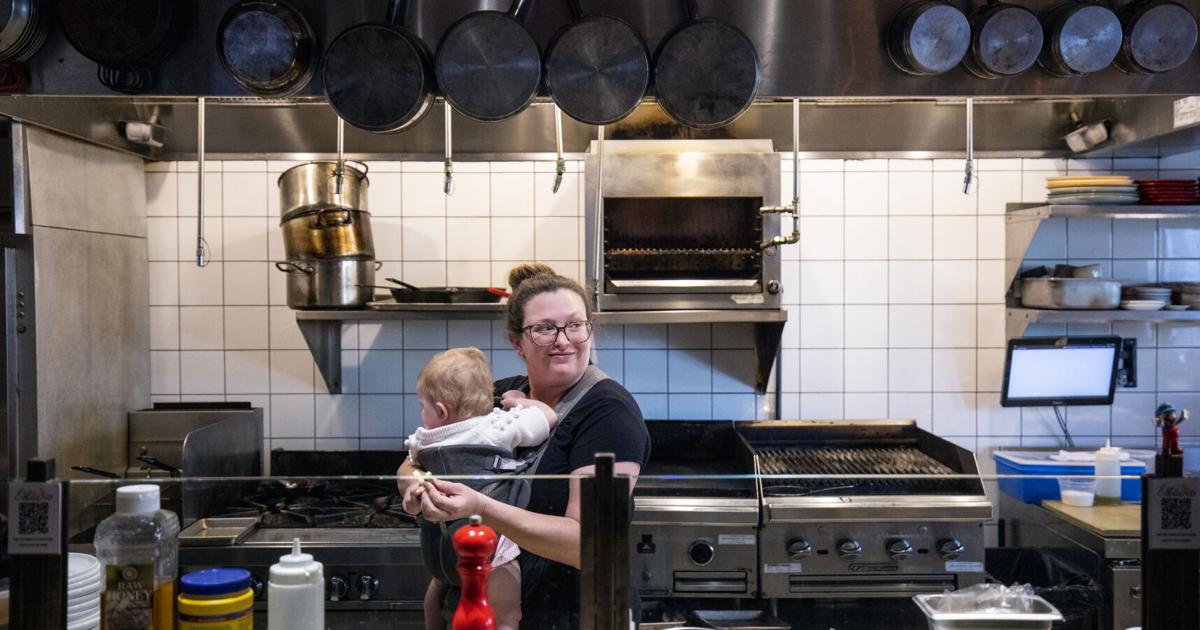 Restaurantmitarbeiter in Charleston haben zunehmend Schwierigkeiten ...