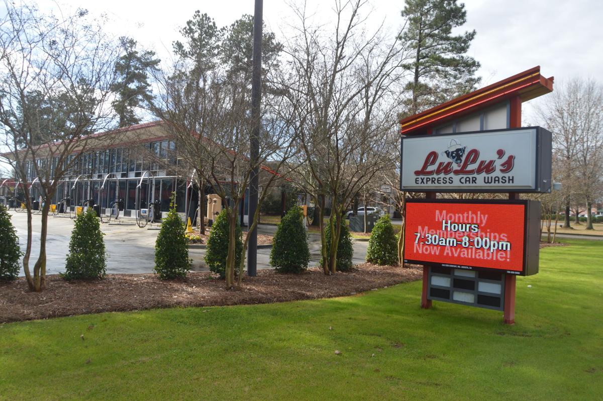 Two employees robbed at gunpoint at LuLu�s Express Car