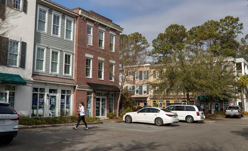 Mount Pleasant moves to extend ban on new apartments and condos