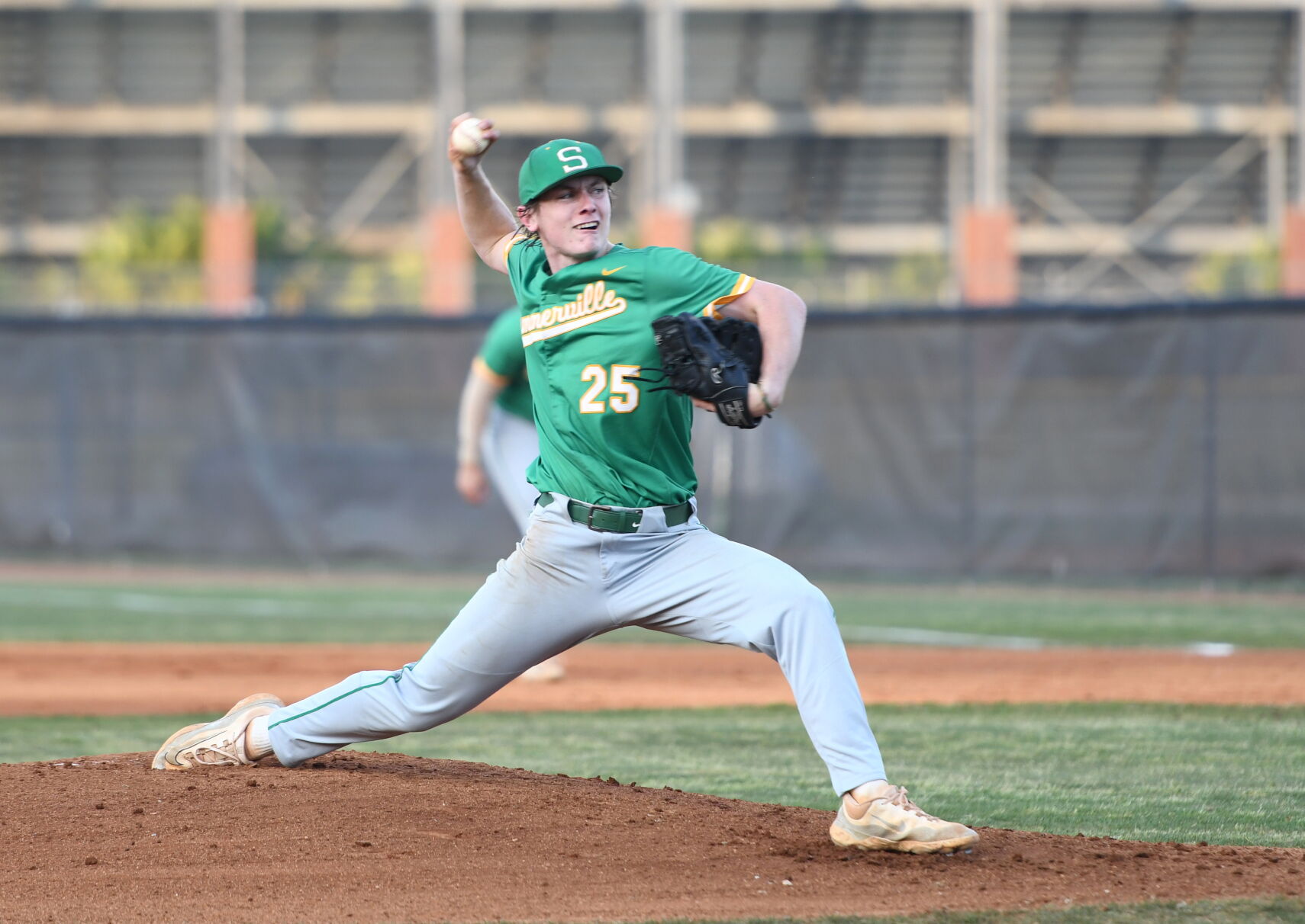 Summerville Baseball Dominates with Three-Game Sweep to Lead Region Standings