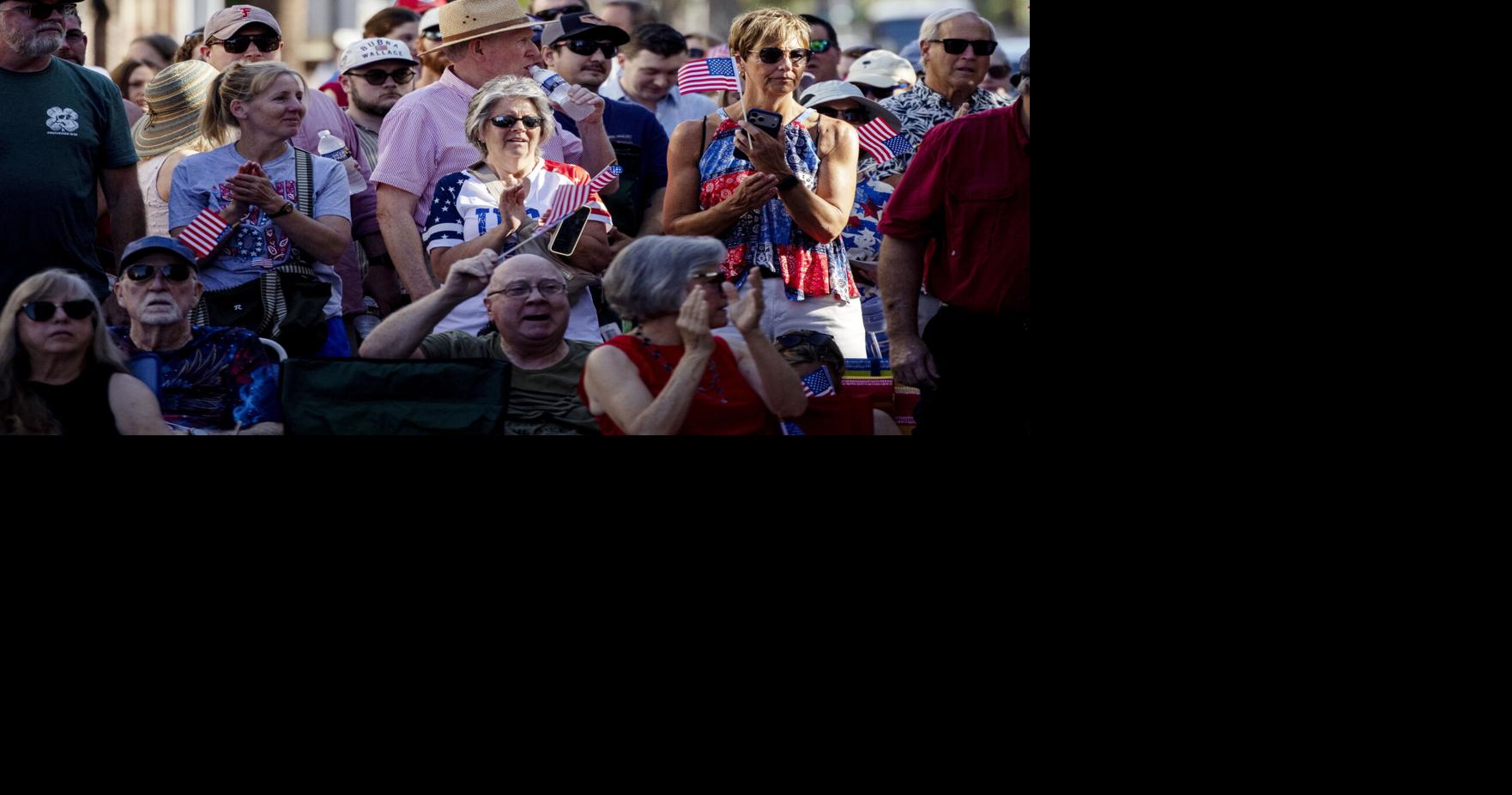 Photos: Hundreds come together for reading of Declaration of Independence