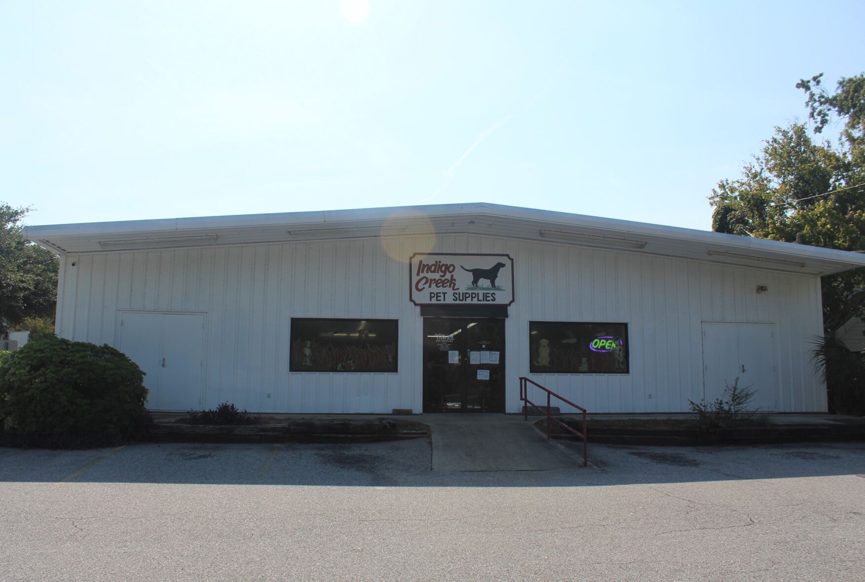 Pet supply shop shuts down after 27 years News postandcourier