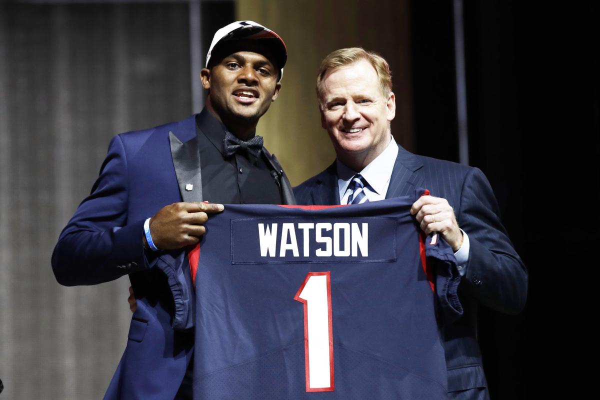 NFL Draft Day: Mike Williams selected by Los Angeles Chargers, Houston Texans trade up for Deshaun Watson | Sports | postandcourier.com