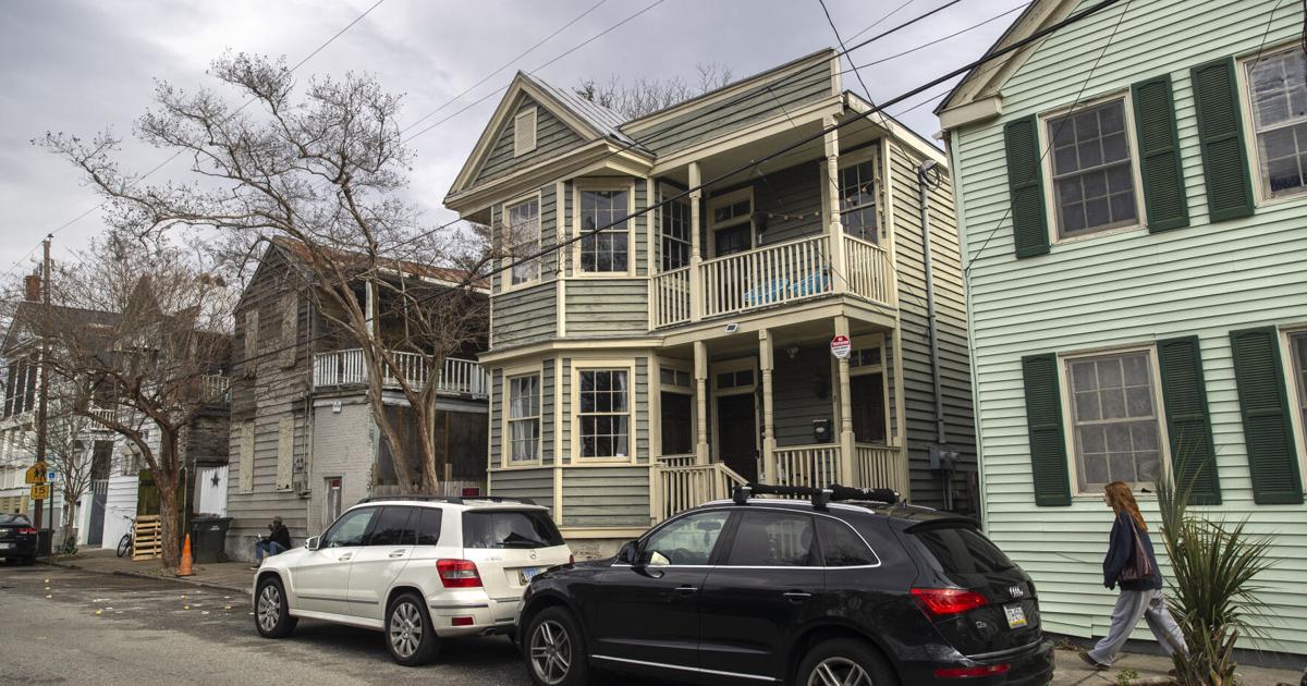 Greenville family sues College of Charleston, Sigma Chi fraternity for ...