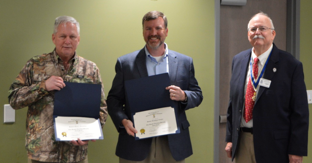 Fort Dorchester SAR chapter welcomes new members, features talk on Revolutionary War art