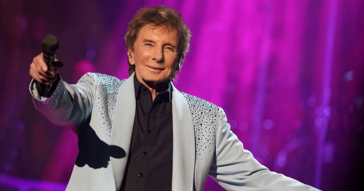 Barry Manilow to award Goose Creek music teacher onstage with cash, funds for instruments
