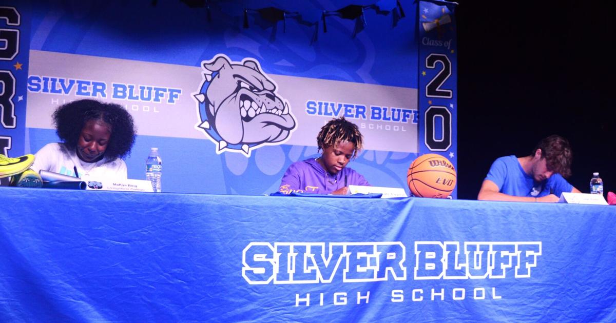 Three Silver Bluff athletes commit to college athletic programs | Local Sports