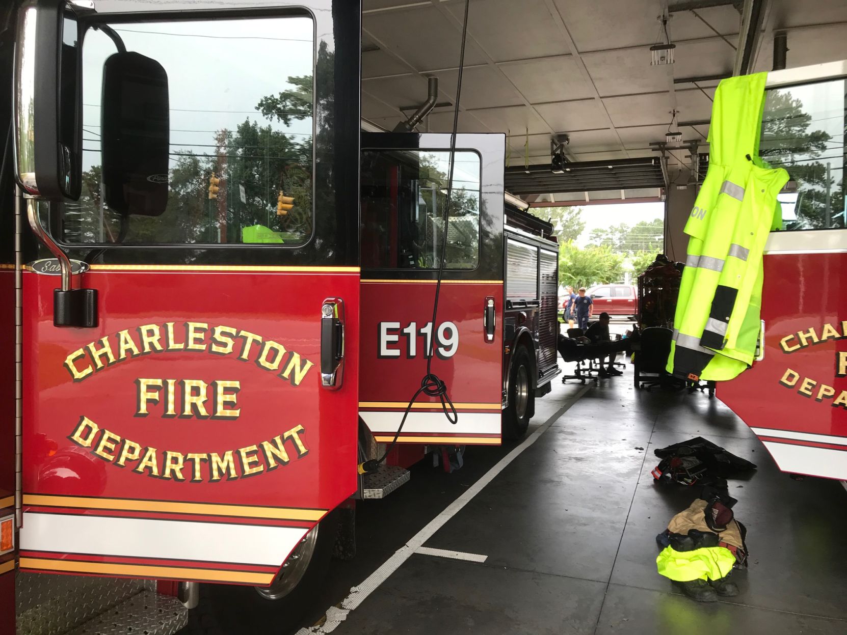 West Ashley house fire leaves 1 dead, 1 seriously injured