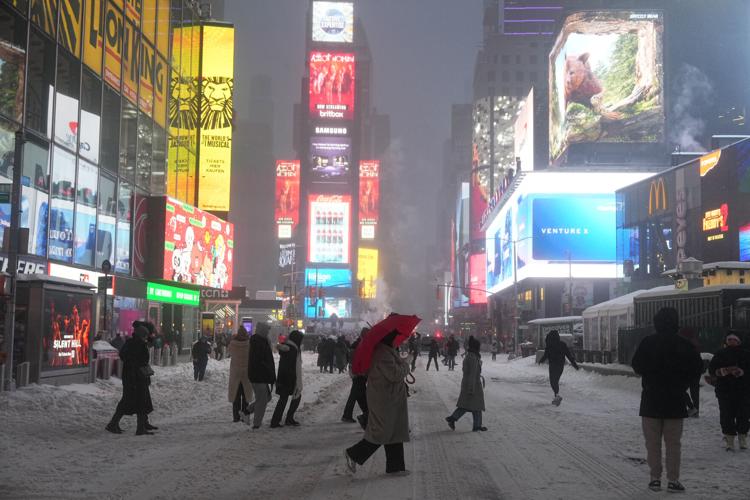 Record Snowfall Slams New England as New York Digs Itself Out