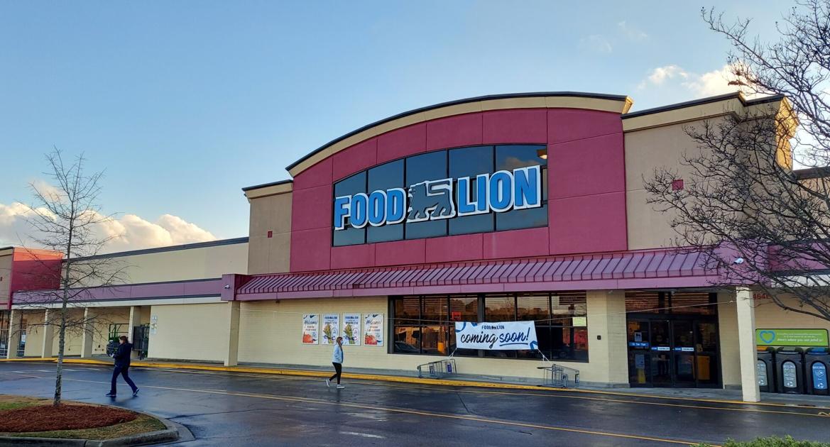Gamecock Bi Lo Reopens As Food Lion After Chain Puts More Sc Stores In Its Cart Columbia Business Postandcourier Com [ 630 x 1169 Pixel ]