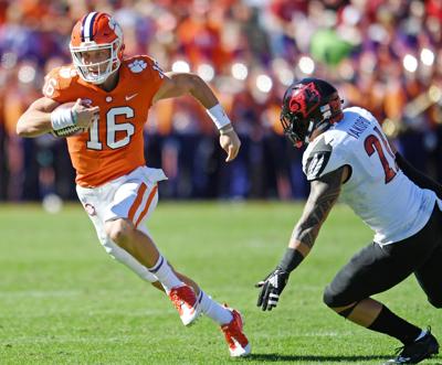 Ap Top 25 Clemson Falls To No 4 Wake Forest Joins Back At