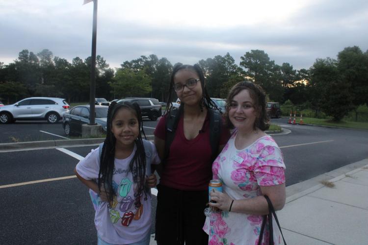 Paul Knox Middle School students back to school