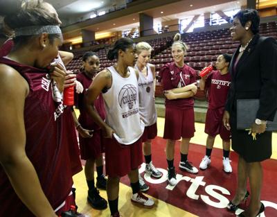 New College Of Charleston Women 146 S Coach Natasha Adair Hoping