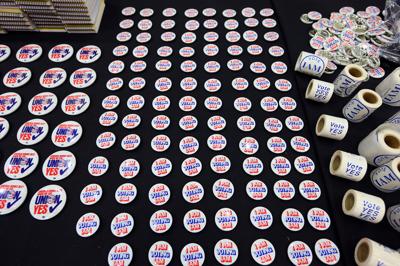 buttons stickers IAM (copy) (copy)