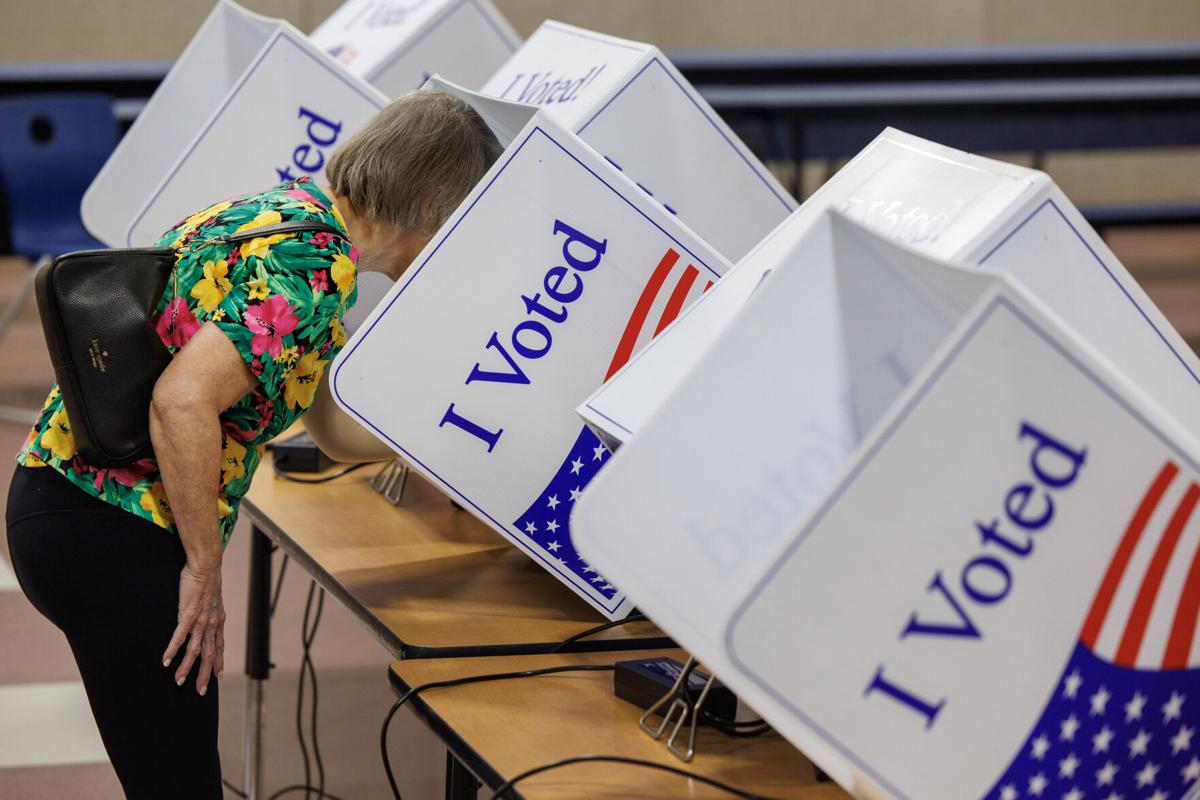 Memorial monument sculpture bas relief hi-res stock photography and images  - Alamy, image size:1200x800