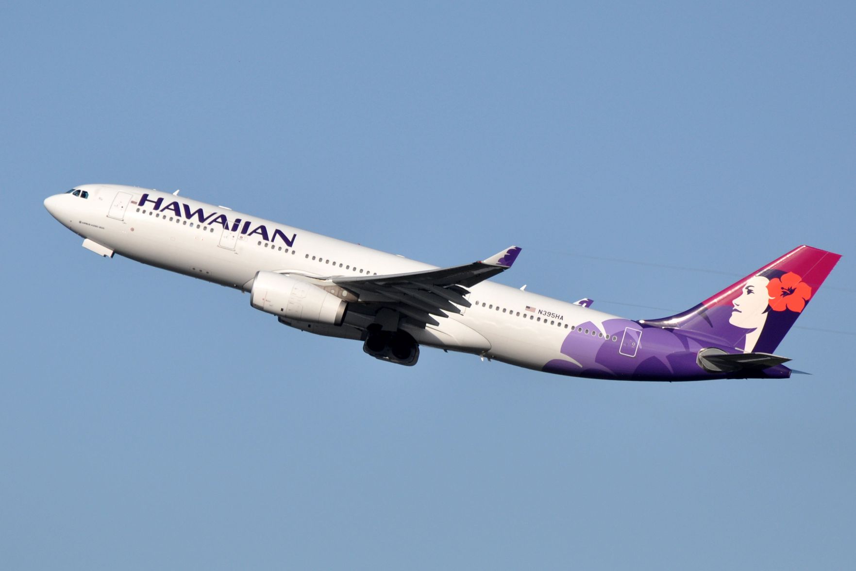 Hawaiian Airlines Changes Course, Picks Boeing's 787 Dreamliner Over ...