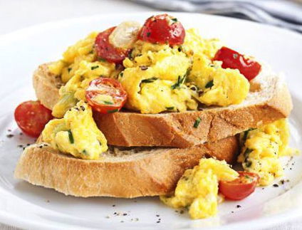 Breakfast Sandwich with Hummus, Scrambled Eggs and Tomato - Half Cup Habit