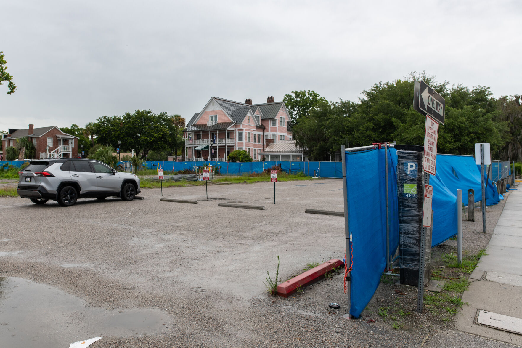 Judge tosses lawsuit over Beaufort hotel parking garage projects