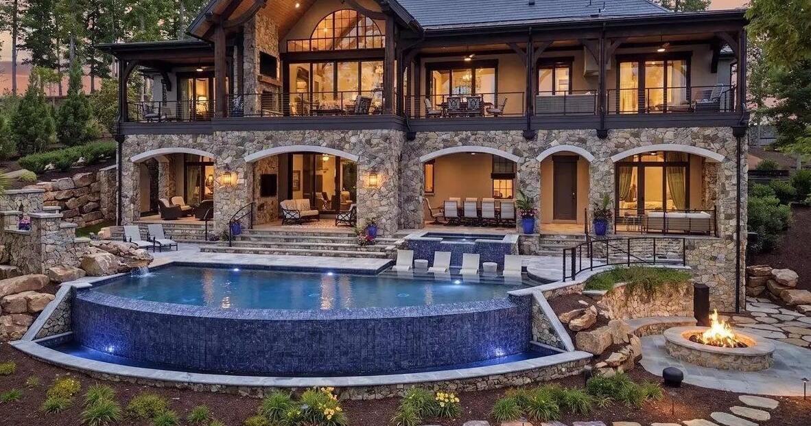 At nearly $9.7M, new Reserve listing aims to join an exclusive club on Lake Keowee