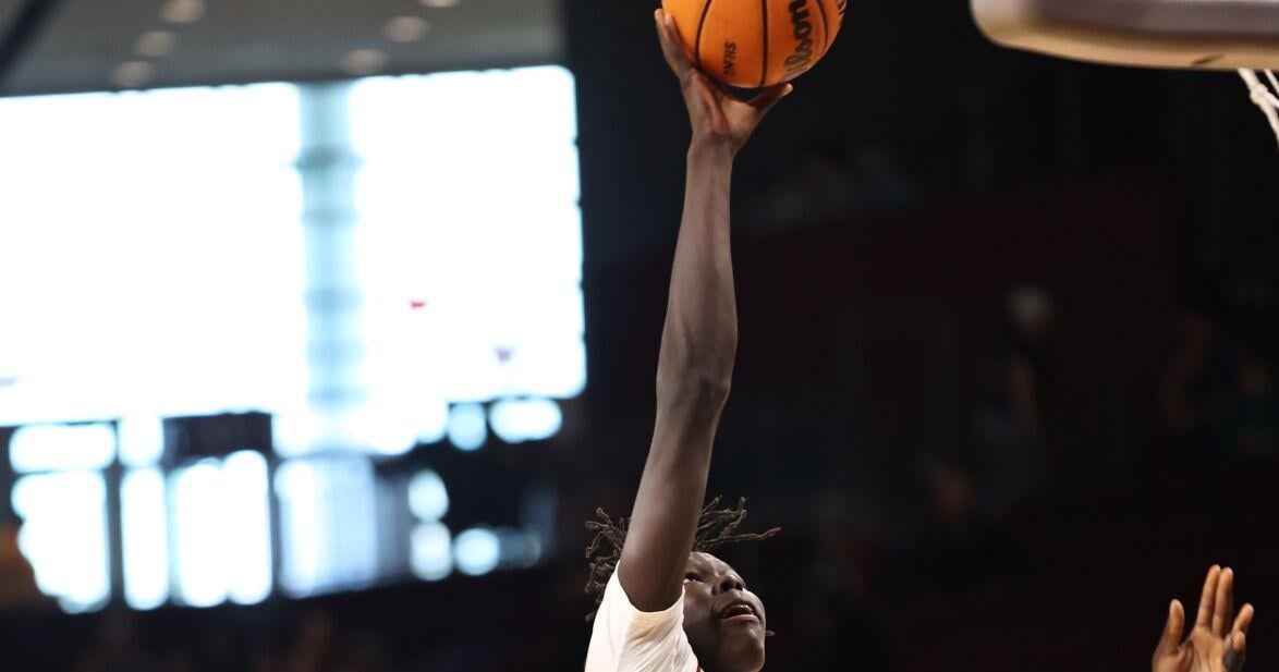 College of Charleston extends winning streak to 5 games with road victory